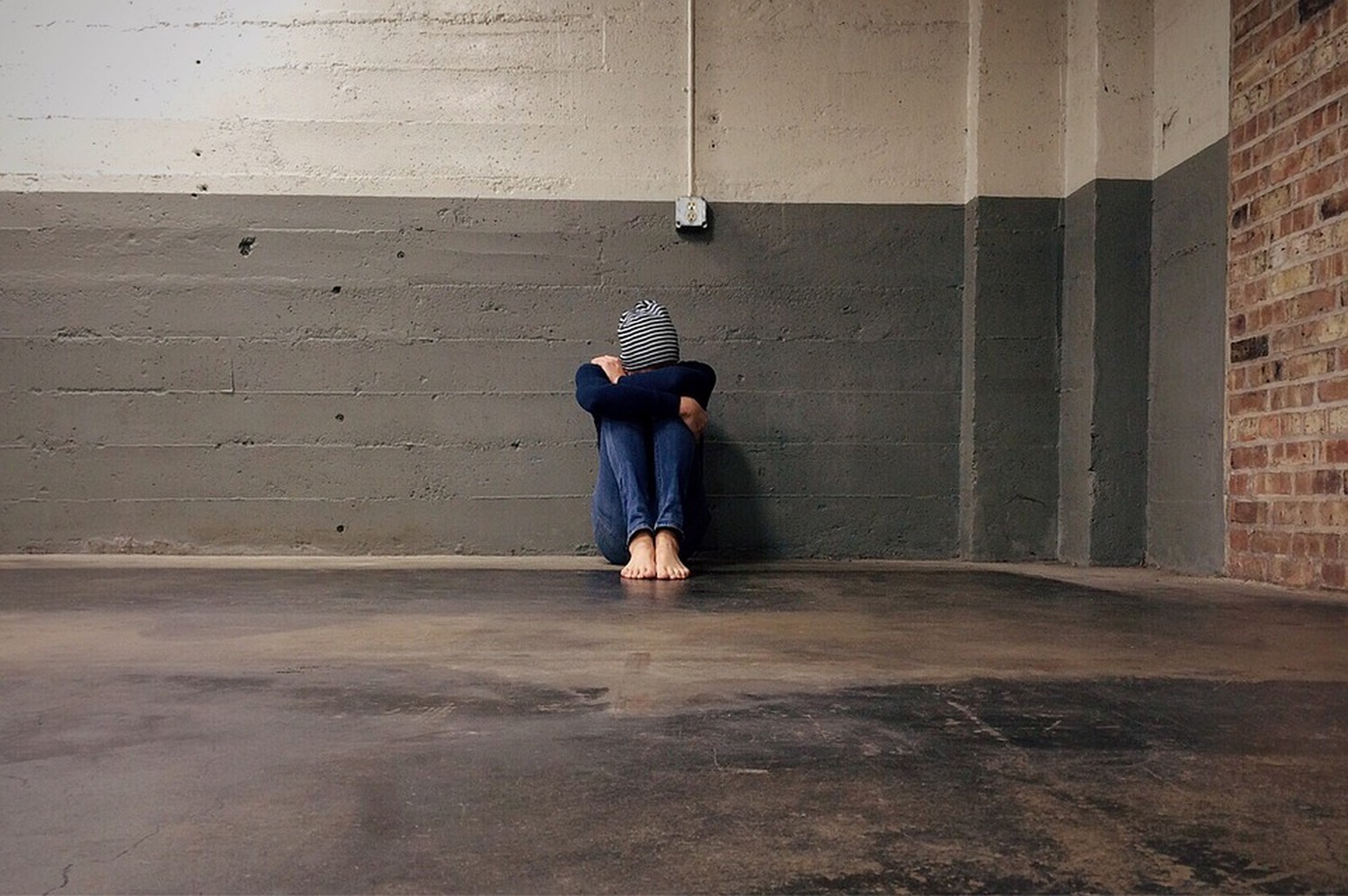 Male-Sadness-Homeless-Person-Bullied-Alone-Hiding-1821412-2.jpg