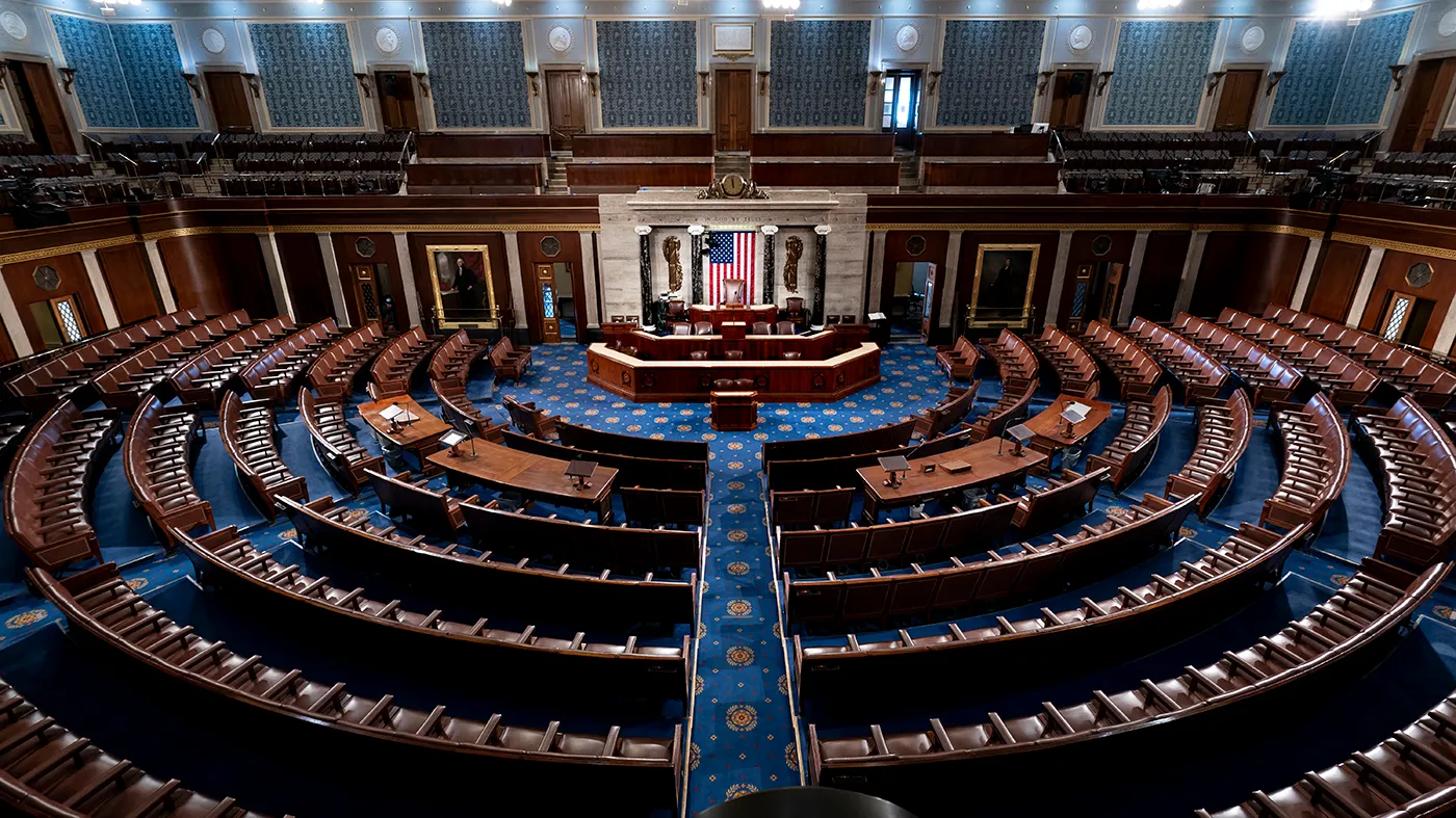TOP-Empty-House-chamber060322APJ.-Scott-Applewhite.webp