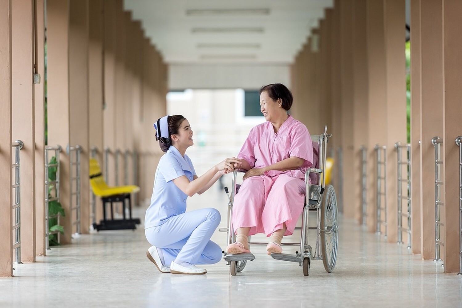 hospital-assistance-care-for-emotions-ed4364.jpg